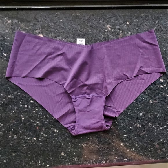 Victoria's Secret Panties bundle of 2 - Victoria's sport and pink thong size M - Picture 4 of 16